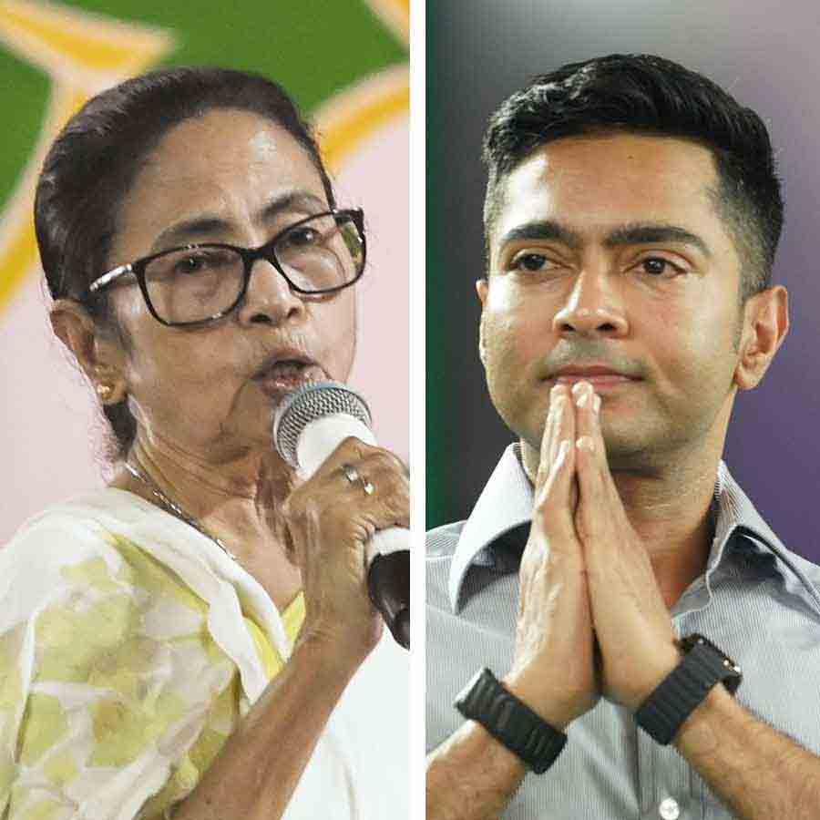 Ex CM and tmc leader Mamata Banerjee will seat a demonstration in Dharmatala dgtl