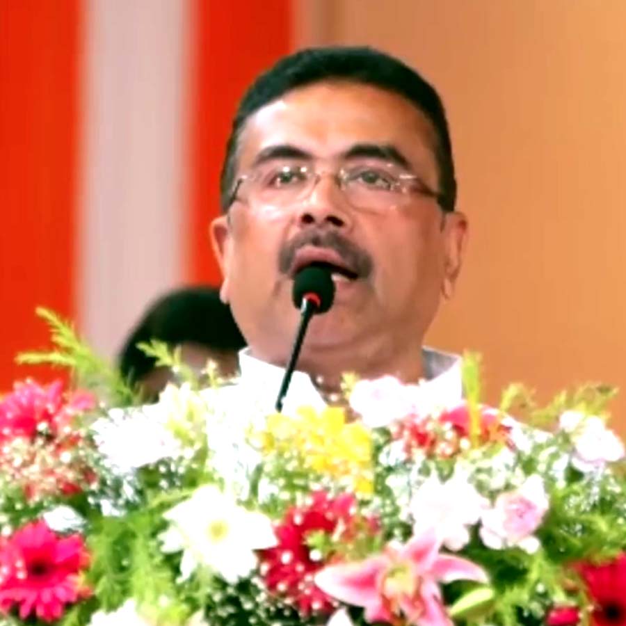 বিধাননগর মহকুমা হাসপাতালে মুখ্যমন্ত্রী শুভেন্দু অধিকারী। শনিবার।