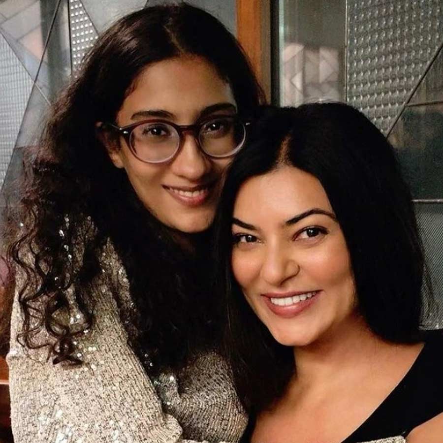 মেয়ে দত্তক নিতে কী কী সহ্য করতে হয় সুস্মিতাকে।