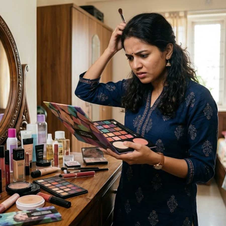 গরমে মেকআপ করবেন, বেছে নেবেন কোনটি?