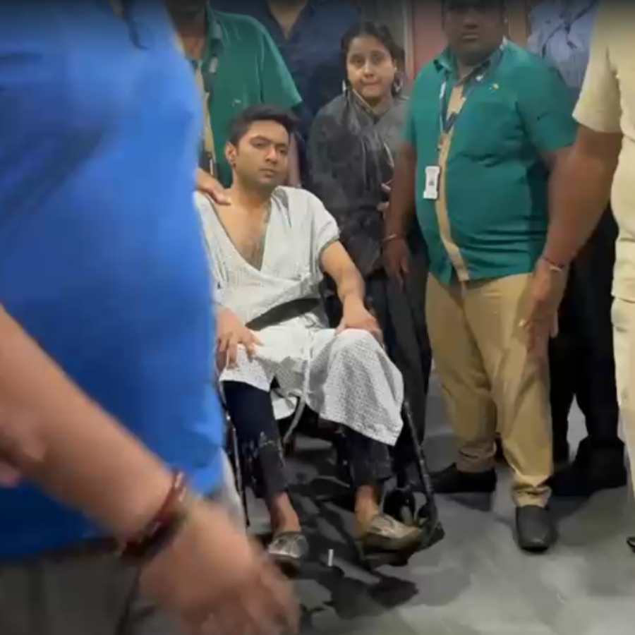বাইপাসের ধারে হাসপাতালে অভিষেক বন্দ্যোপাধ্য়ায়।