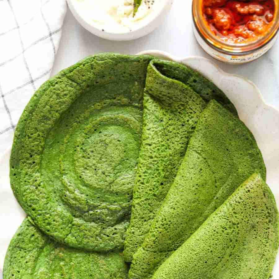 পালং শাক ও সুজির চিলা