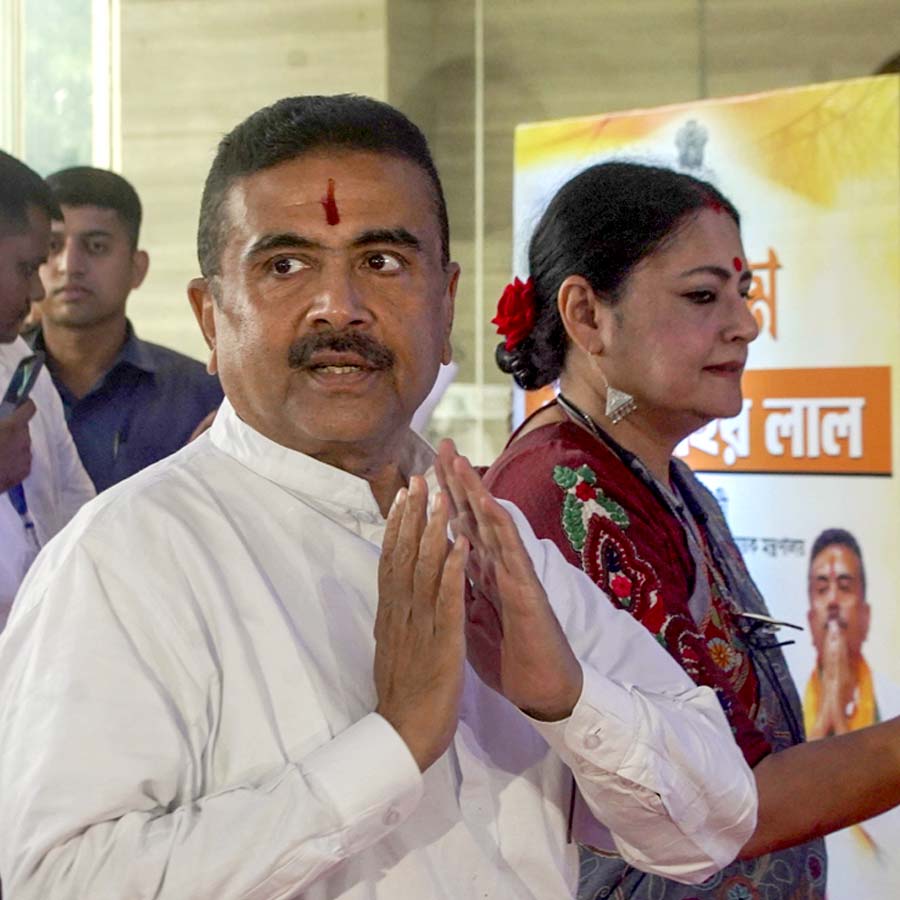 সোমবার রাজ্য মন্ত্রিসভায় শপথ নেবেন ৩৫ জন মন্ত্রী। জানালেন মুখ্যমন্ত্রী শুভেন্দু অধিকারী।