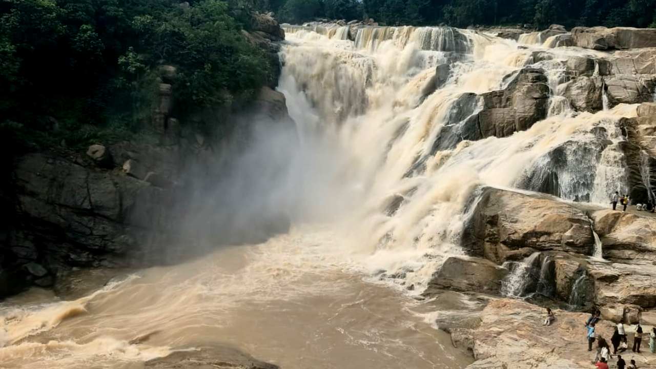 দশম জলপ্রপাত।
