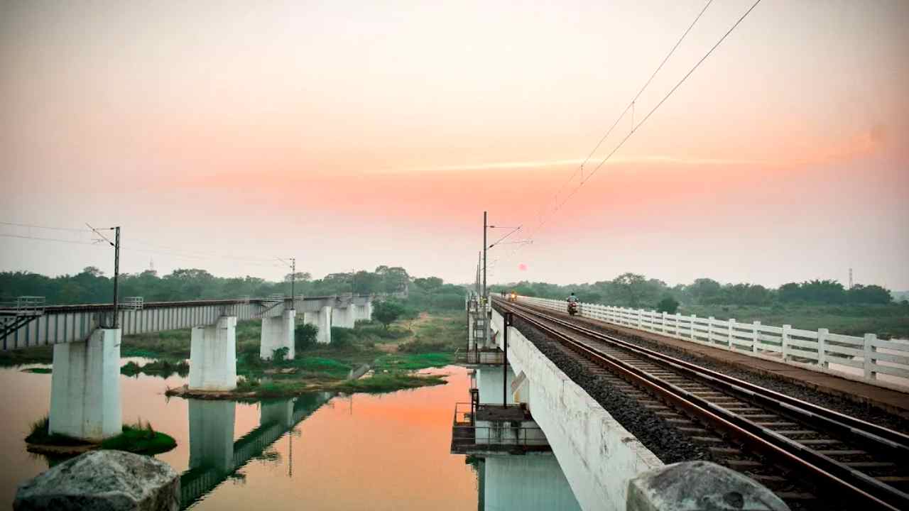 কংসাবতীর জোড়া ব্রিজ।