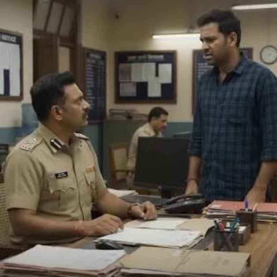 চুরির সন্দেহ হলে পুলিশকে জানান: মানিব্যাগটি কেউ চুরি করে নিয়েছেন বলে মনে হলে পুলিশকে বিষয়টি জানান। অভিযোগের কপি বা রেফারেন্স নম্বর যত্ন করে রেখে দিন। পরবর্তী সময়ে প্রয়োজন হতে পারে।