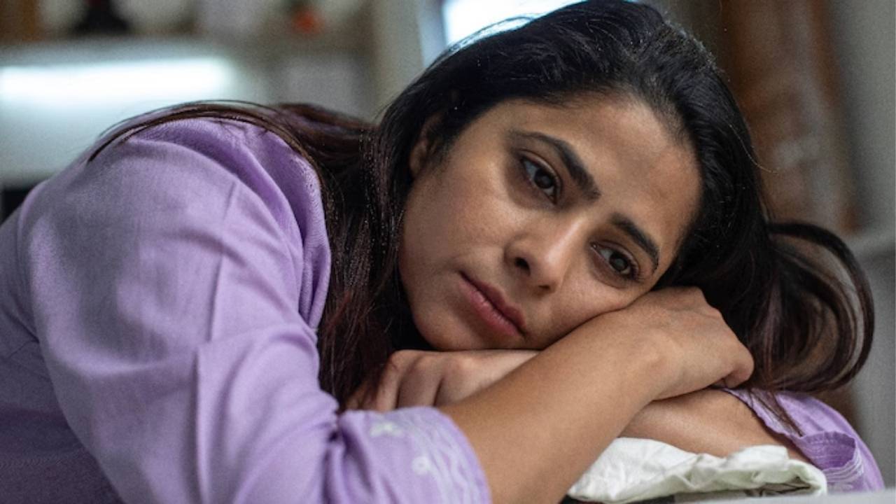 পুজো শেষ। উৎসবের অসমাপ্ত রেশ নিয়েই ফিরতে হচ্ছে স্বাভাবিক জীবনের ছন্দে। স্কুল-কলেজ ও অফিসের একঘেয়েমি কাটিয়ে ওঠার আগেই শরীর ক্লান্ত! সারাদিন ঘুম ঘুম ভাব, কাজে মন না বসা, ঘুম থেকে উঠেই অবসাদ, এ যেন বর্তমানে হয়ে উঠেছে রোজনামচারই অংশ। 