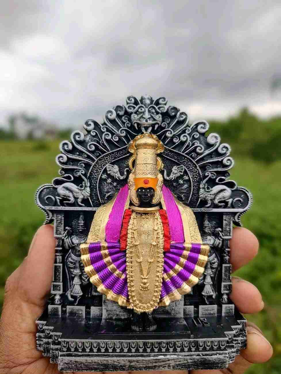 কোলাসুরের তপস্যায় সন্তুষ্ট হয়ে দেবী তাঁকে বর দেন। সেই বর পেয়ে ফের অপরাজেয় হয়ে ওঠেন অসুররাজ। পুত্রদের হত্যার প্রতিশোধ নেওয়ার প্রতিজ্ঞা করেন তিনি। পাশাপাশি শর্ত দেন, আগামী একশো বছর দেবী যেন তাঁকে বাধা না দেন। এই সময়সীমার মধ্যেই নিজের প্রতিহিংসা চরিতার্থ করতে চেয়েছিলেন কোলাসুর।