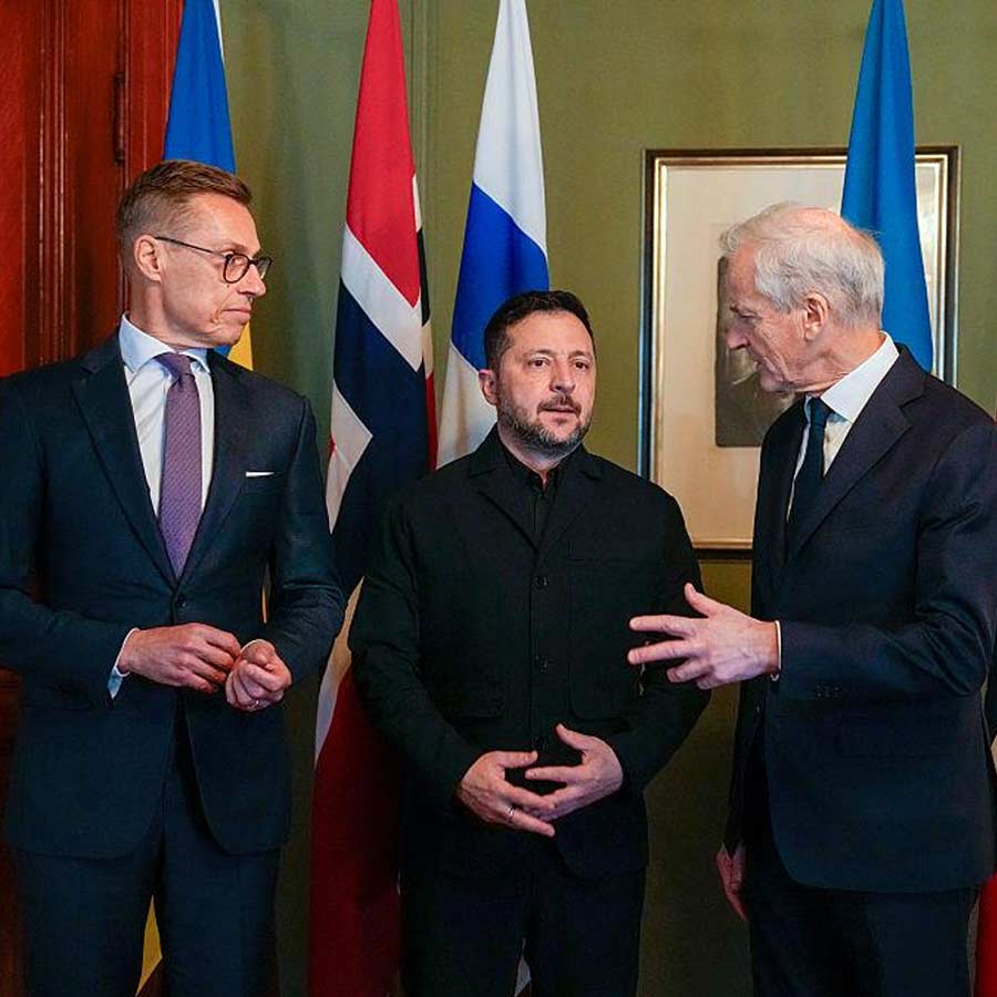 Donald Trump sends special envoy to warn Volodymyr Zelenskyy and tilting over Vladimir Putin amid mid term elections in US 