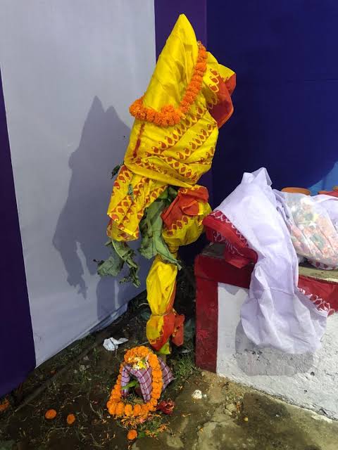 আশ্বিন মাসের পূর্ণিমা অর্থাৎ কোজাগরী পূর্ণিমায় দেবী লক্ষ্মীর আরাধনা করা হয় বাংলায়। কখনও সরাপট, কখনও কলাবউ, কখনও আবার মূর্তি রূপে পূজিতা হন দেবী। 
