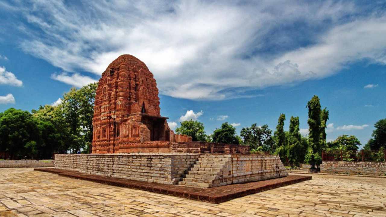 সিরপুর (শ্রীপুর) ছিল পঞ্চম থেকে দ্বাদশ শতাব্দীর মধ্যবর্তী সময়ের এক জনপদ।