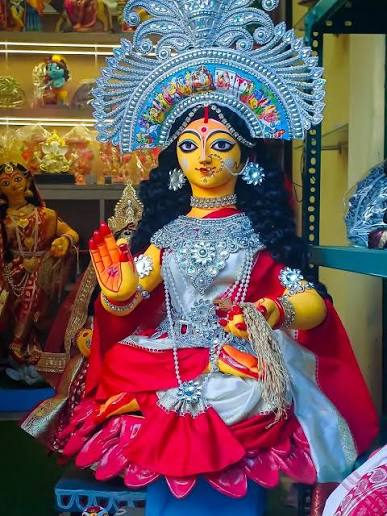 ২০২৭ সালে কবে পড়েছে কোজাগরী লক্ষ্মীপুজো? জেনে নিন আগামী বছরের লক্ষ্মীপুজোর দিনক্ষণ।
