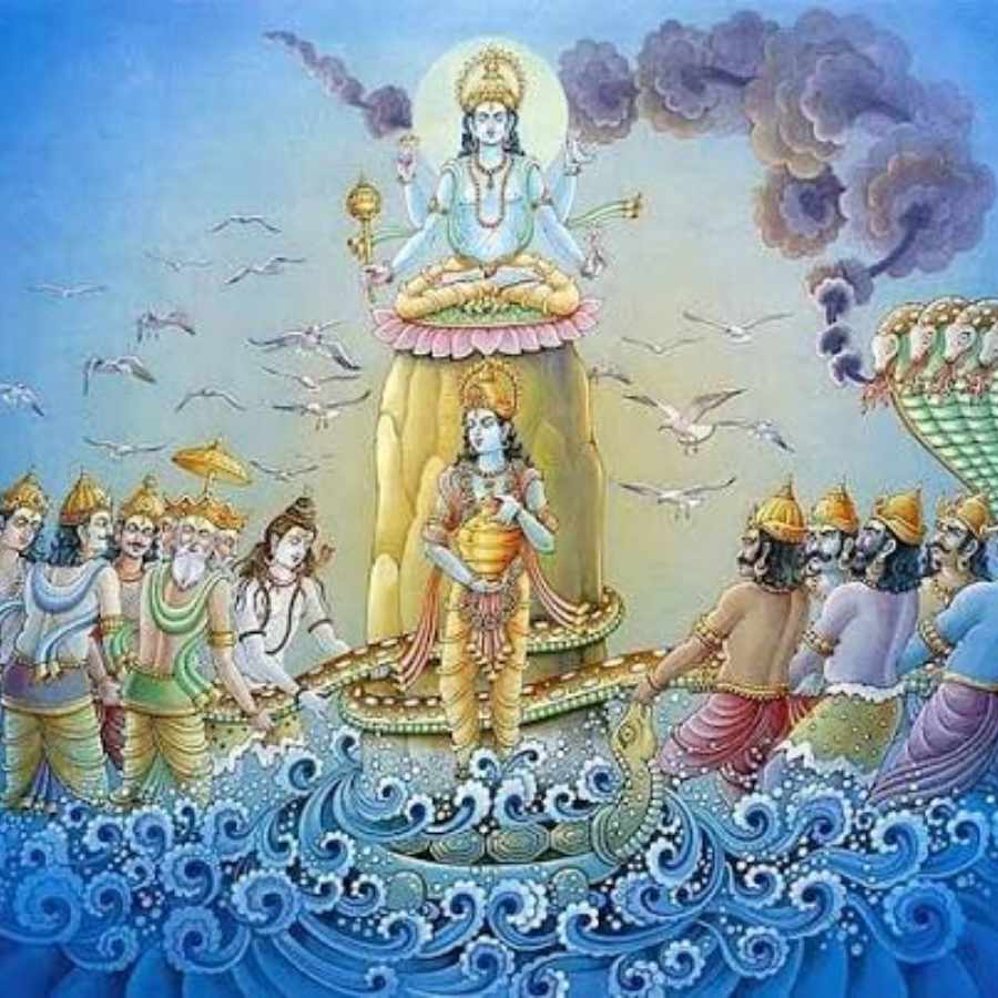 এর জন্য ঘেঁটে দেখতে হবে প্রাচীন ইতিহাস। অমৃত প্রাপ্তির উদ্দেশ্যে ক্ষীরসাগর মন্থন করেছিলেন দেবতা এবং অসুরগণ। কথিত, মন্দার পর্বত মন্থনদণ্ড হিসাবে এবং শিবের স্কন্ধসঙ্গী নাগরাজ বাসুকী মন্থনরজ্জু হিসাবে ব্যবহৃত হয়েছিল এ ক্ষেত্রে।