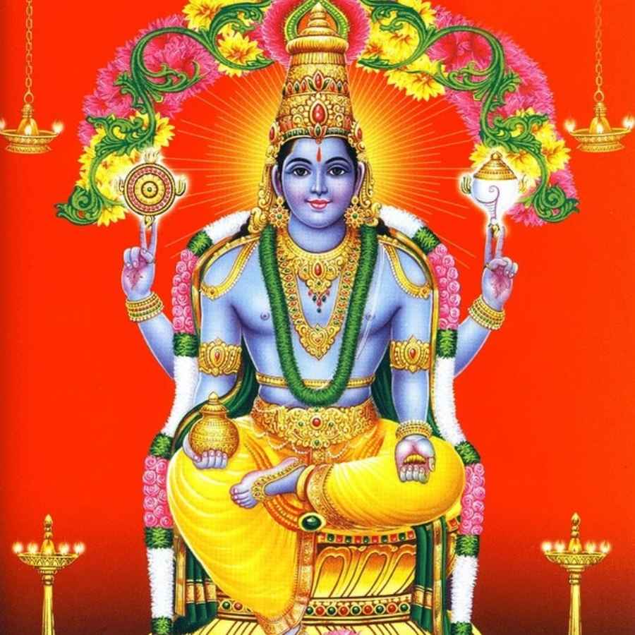 কিন্তু কে এই ধন্বন্তরি? তিনি ছিলেন দেবতাদের চিকিৎসক তথা দেবদৈত্য।