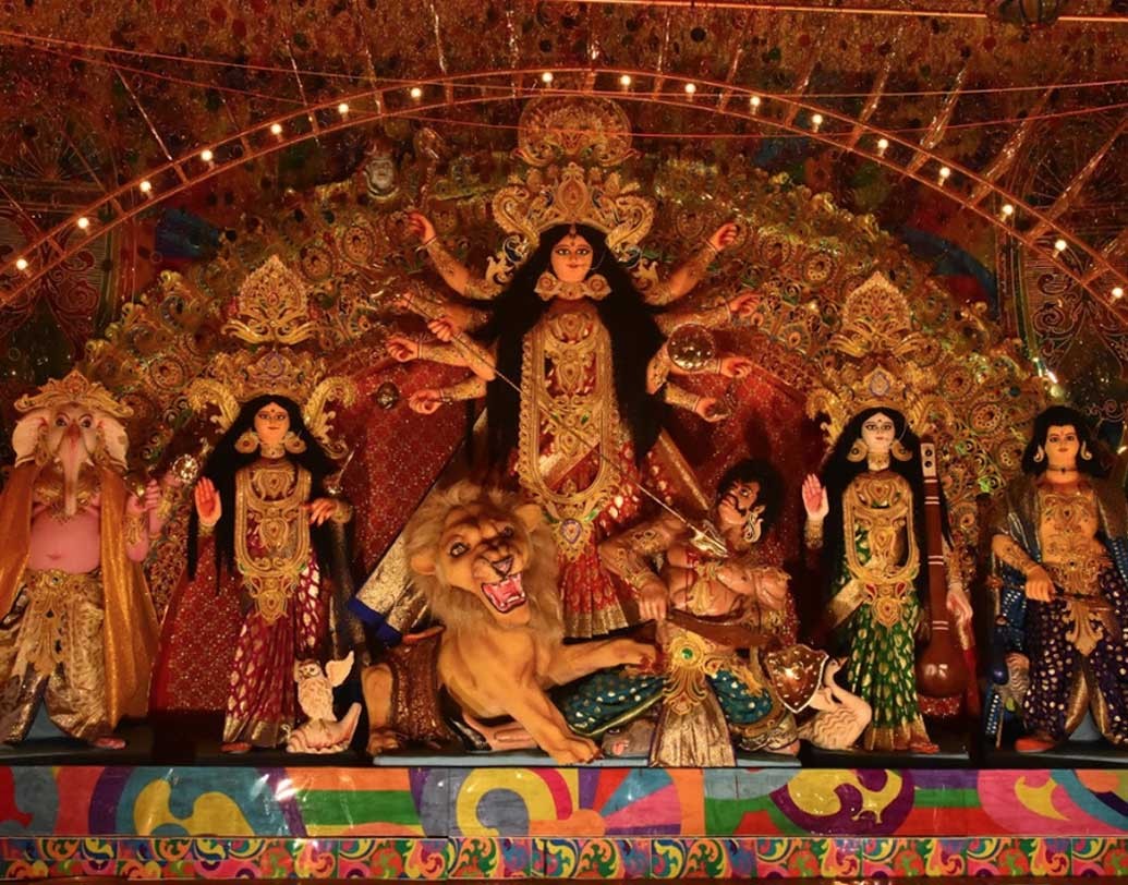 মুদিয়ালির ঠাকুর দেখতে ভিড় জমছে মহালয়ার পর থেকেই।