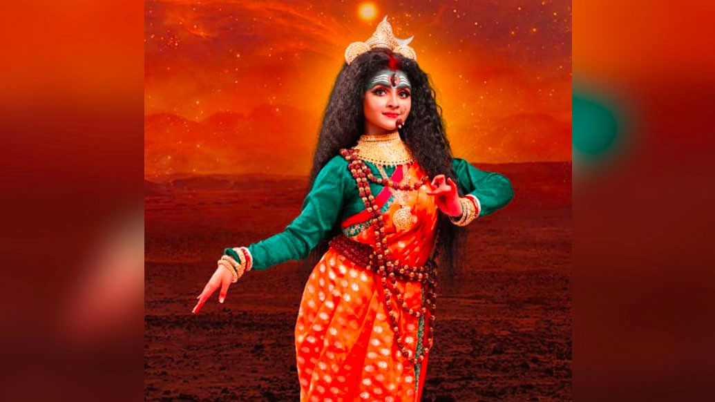 ‘ক্ষীরের পুতুল’-এর সুদীপ্তা রায় আসতে চলেছেন ভীমা রূপে। তাঁর গা জুড়ে রুদ্রাক্ষের মালা। ত্রিনয়ন জুড়ে ভস্ম।