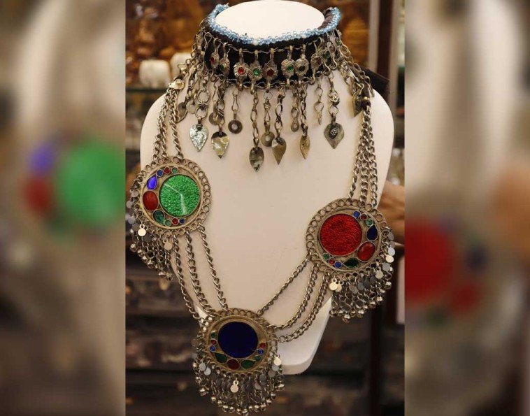 Durga puja 2019: Have a look on Trendy Afghani collection in this festive season dgtl