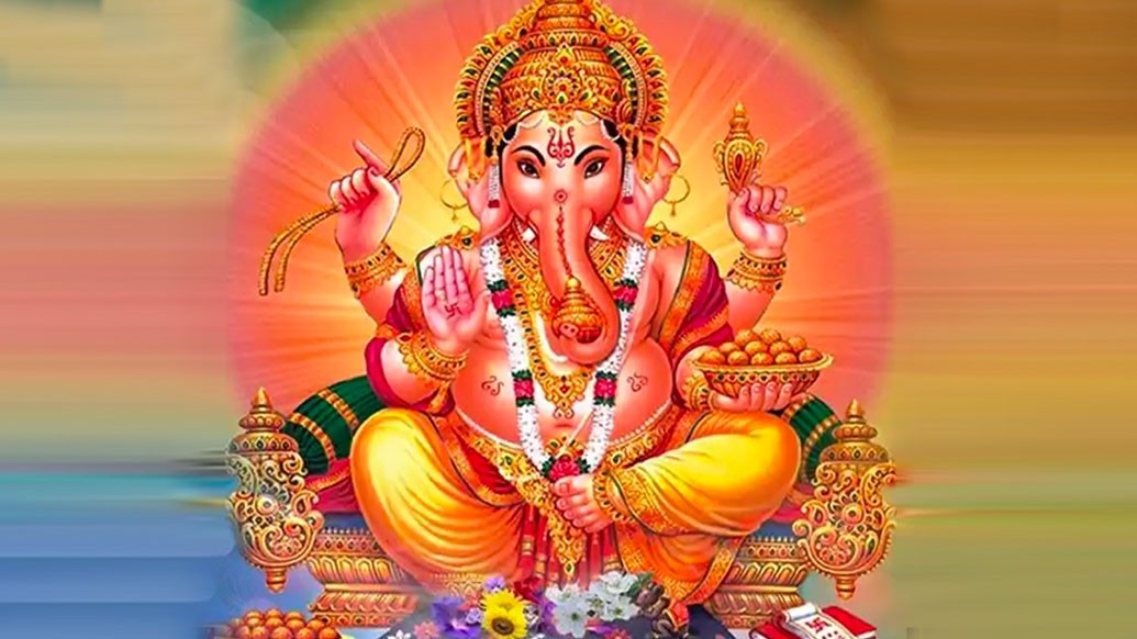 এ বার স্বয়ং শিবের রোষে কাটা পড়ল গণেশের মুণ্ড। শোকস্তব্ধ পার্বতীকে শান্ত করতে একটি হস্তিমস্তক শিব স্থাপন করলেন গণেশের দেহে।