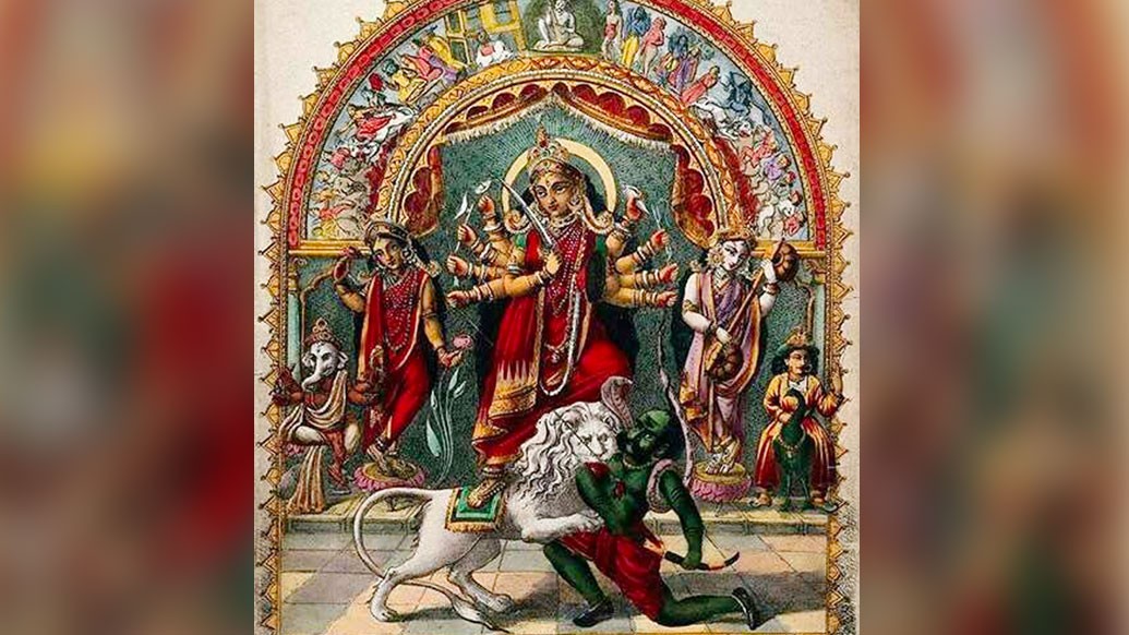 দেশের অন্য অংশে যাঁরা স্বতন্ত্র দেবদেবী, সেই লক্ষ্মী, সরস্বতী, গণেশ ও কার্তিককে এখানে কল্পনা করা হয়েছে মা দুর্গার সন্তান-সন্ততি রূপে।