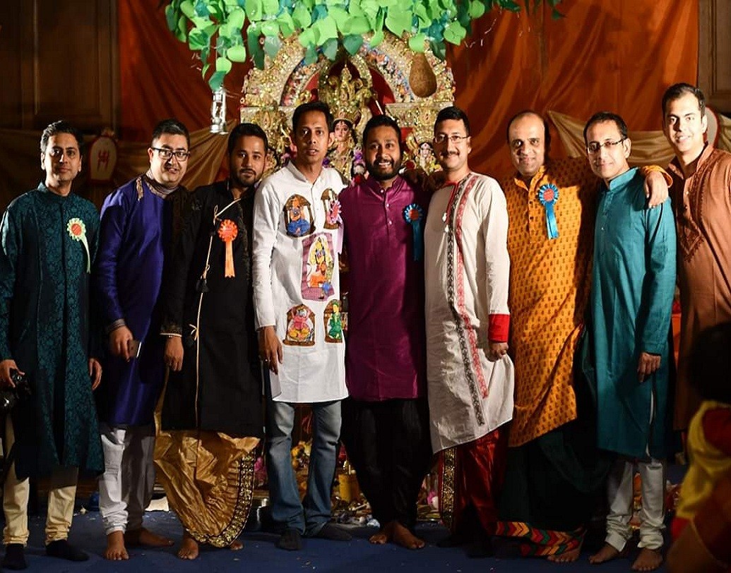 স্কটল্যান্ডের এডিনবরায় এ বছর পুজো ছিল দেখার মতো। রীতি মেনে কুমারী পুজোও হয়েছে সেখানে।