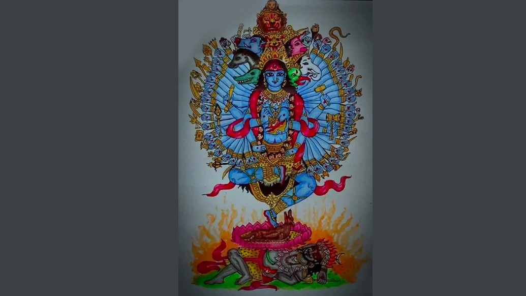 গুহ্যকালী- গুহ্যকালী বা আকালীও গৃহস্থ বাড়িতে পূজিতা নন। তিনি সাধকদের আরাধ্যা। তাঁর রূপকল্পকে ভয়ঙ্কর হিসেবে বর্ণনা করা হয়েছে শাস্ত্রে। গুহ্যকালীর গায়ের রং গাঢ় মেঘের মতো। তিনি লোলজিহ্বা ও দ্বিভুজা। গলায় ৫০টি নরমুণ্ডের মালা। কোমরে ছোট কালো কাপড়। কানে শবদেহরূপী অলঙ্কারও রয়েছে।