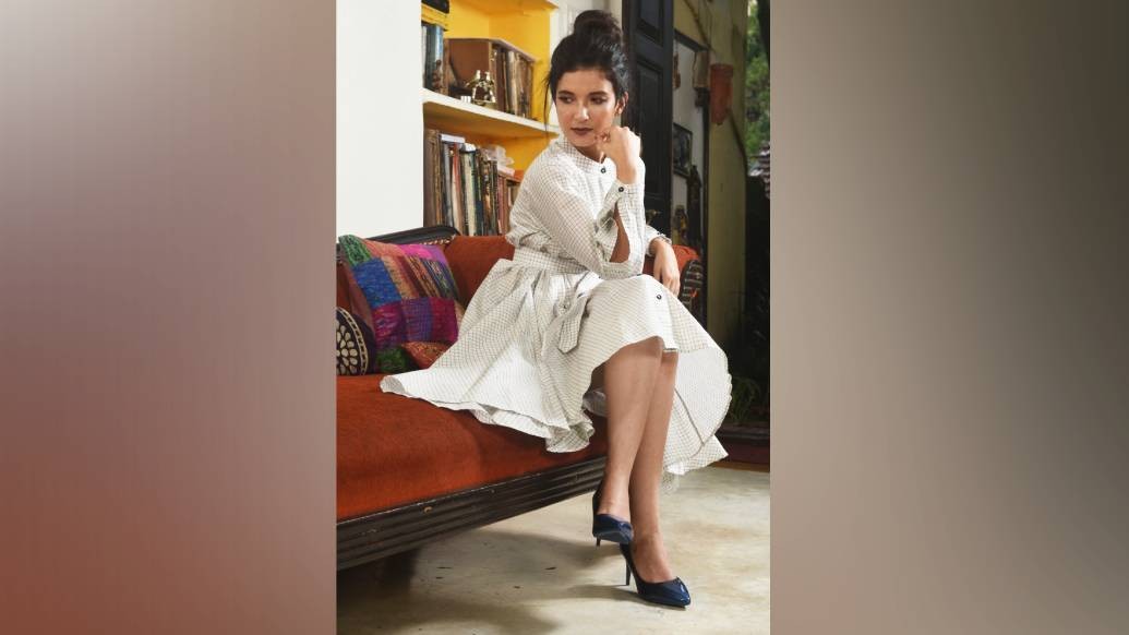 ২০২০-র দুর্গাপুজোয় আসছে হইচই সিরিজে তাঁর ‘একেনবাবু’ আর ‘তানসেনের তানপুরা ২’ সিরিজ। ছবি ছাড়া এ বারের পুজো নিয়ে বিশেষ প্ল্যান নেই তাঁর। শুধু সল্টলেকে এক বন্ধুর বাড়ি পুজোর চারটে দিন কাটাবেন বলে ঠিক করেছেন অনুরাধা।