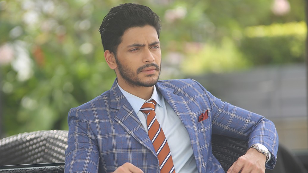 ‘লাভ আজ কাল পরশু’ ছবিতে অর্জুন চক্রবর্তী এবং মধুমিতা সরকারকে বোল্ড লুকে রোম্যান্স করতে দেখে চমকেছিলেন অনেকেই। দর্শকরা অবশ্য বেশ পছন্দই করেছিলেন এই জুটিকে।