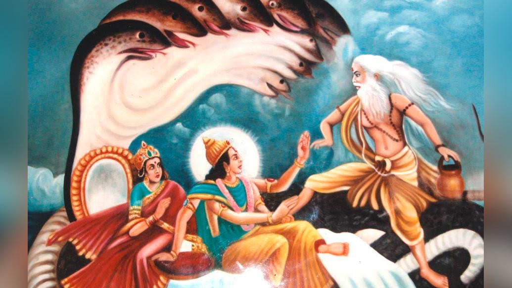 সেই সময় বিষ্ণুর পরামর্শে স্বর্গের ঐশ্বর্য ফিরে পাওয়ার জন্য দেবতারা অসুরদের সঙ্গে সমুদ্র-মন্থন শুরু করেন। সেই ক্ষীর-সমুদ্র মন্থনের ফলে উঠে আসল নানা রত্ন, মণি-মাণিক্য, অমৃতসুধা আরও কত কী।