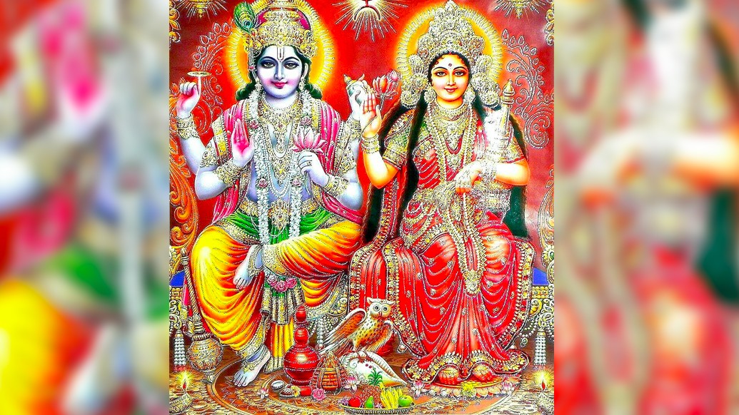 এ দিকে বিষ্ণুকে বলা হয় জগতের প্রতিপালক। প্রজাদের লালন-পালন করতে ধন-রত্নের প্রয়োজন রয়েছে আর সেজন্যই বিষ্ণু ধন-ঐশ্বর্যের লক্ষ্মী দেবীকে বুকে স্থান দিলেন।