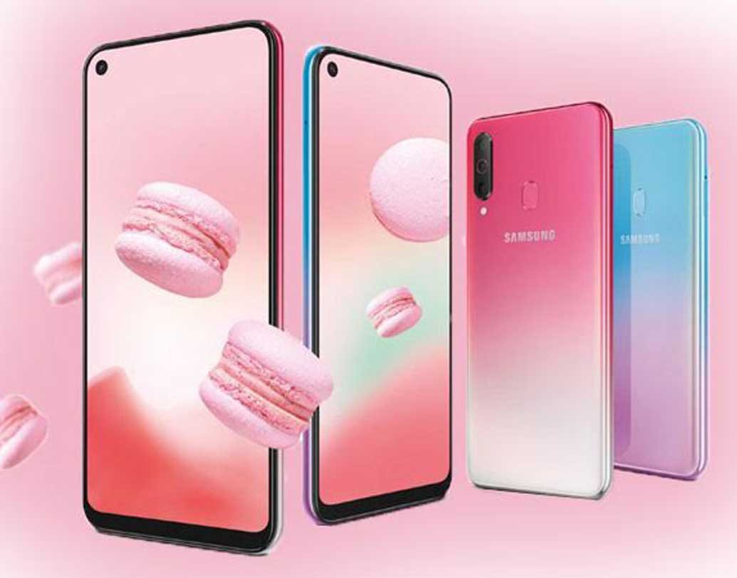 স্মার্টফোন ছাড়া জীবন এখন অচল। এর সাহায্যে আমরা এক জায়গায় বসেই অনেক কাজ করে ফেলি। ক্রেতার চাহিদা মেটাতে মোবাইল প্রস্তুতকারী সংস্থাগুলো বাজারে আনছে নানান আধুনিক ফিচার যুক্ত স্মার্টফোন। পুজোয় এ বার এর মধ্যে থেকেই বেছে নিন আপনার পছন্দের ফোনটি।