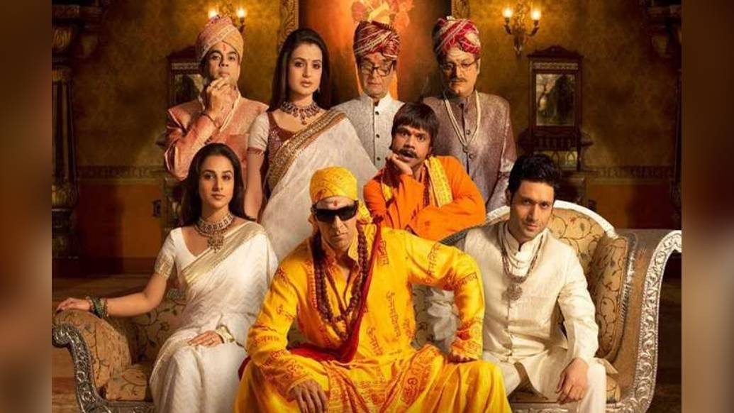 ভু্লভুলাইয়া: অক্ষয় কুমার অভিনীত এই ছবিটি ২০০৭-এ মুক্তি পায়। এই ছবির ক্লাইম্যাক্সে দেখা যায় এক অতৃপ্ত নর্তকীর আত্মা দুর্গাষ্টমী তিথিতে তাঁর প্রেমিকের হত্যাকারীর বিরুদ্ধে প্রতিশোধ নিচ্ছে মঞ্জুলিকার মাধ্যমে।