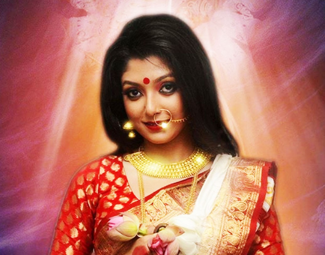 দেবলীনা কুমার- আর যেন তর সইছে না দেবলীনা কুমারের। পুজোর সাত দিন আগে অর্থাৎ মহালয়ার দিনেই শাড়ি পরে ছবি পোস্ট করে দিয়েছেন অভিনেত্রী। ছবি সৌজন্যে: দেবলীনার ইনস্টাগ্রাম পেজ।