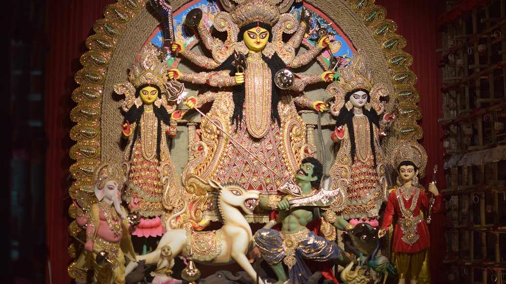 কাশী বোস লেনে এ বারের থিম ‘ঘট’।