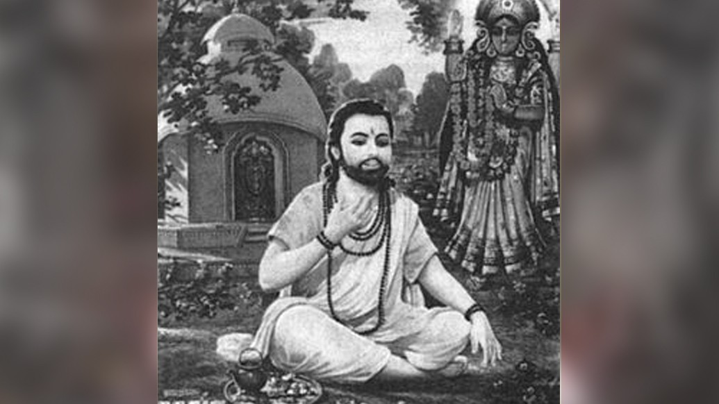 শ্মশানবাসিনী নিরাভরণ শাক্ত-তান্ত্রিকদের কালীই হয়ে উঠলেন বাঙালির ঘরের মেয়ে। ১৭২৩ সালে জন্ম নেন রামপ্রসাদ সেন। আগল ভাঙলেন তিনিই। তান্ত্রিক-কাপালিকদের তন্ত্রসাধনার থেকে তৎকালীন বঙ্গসমাজ খানিকটা দূরত্বই বজায় রাখত। ফলত কালীও সাধারণ বঙ্গীয় সমাজের অঙ্গ ছিল না। এই দূরত্ব প্রথম ভেঙে দেন সাধক রামপ্রসাদ সেন।