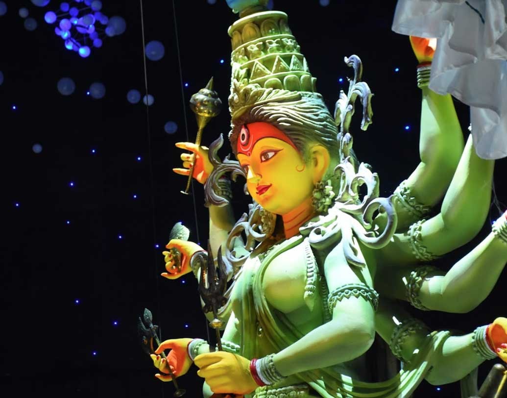 সন্ধানী-র প্রতিমার মূর্তিতে রয়েছে স্নিগ্ধ রূপ।