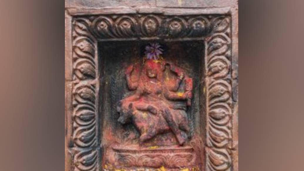 রাত্রির প্রতীক এই দেবী তাঁর ভক্তদের জীবন থেকে সব অশুভ প্রভাব বিনাশ করেন।