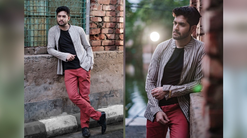 বিক্রম পরেছিলেন ব্ল্যাক টি শার্ট। আর তার উপরে পরেছিলেন জ্যাকেট। সঙ্গে মেটে রঙের ডেনিম প্যান্ট। শুটের ঠিকানা? পুকুরপাড়!