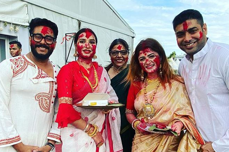 Durga Puja 2019: ‘SindurKhela’ was celebrated by Tollywood celebrities dgtl