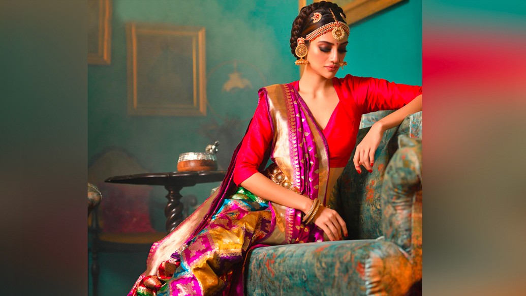 ছোটবেলায় পুজোর ঢের আগে মামার বাড়িতে সমস্ত তুতো ভাই-বোনদের মিটিং বসত। কোন দিন, কে, কোন জামা পরবে, খাওয়াদাওয়া, ঠাকুর দেখা- কত আলোচনা! নুসরতের কথায়, “বড় হতেই সেই অনুভূতিতে যেন সময়ের পাতলা ঢাকনা পড়ে গেল! সেই মনটাই নিখোঁজ।”