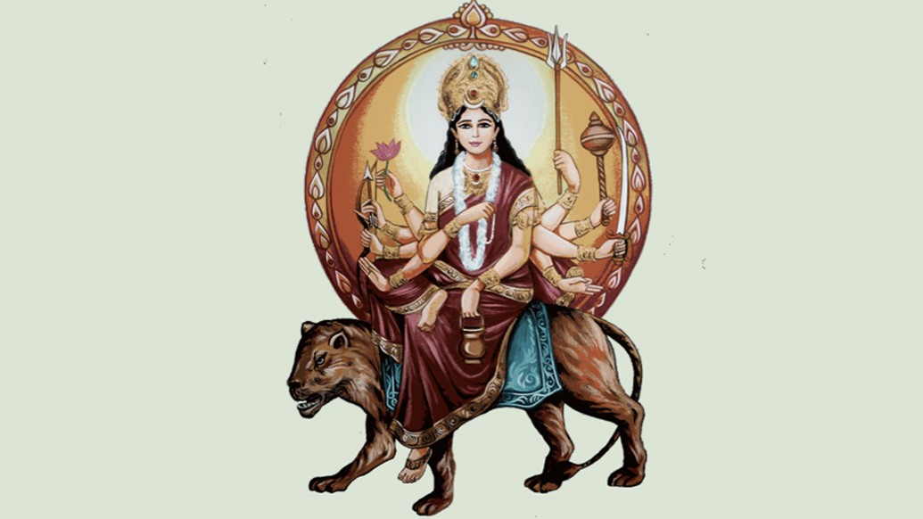 কোথাও দেবী সিংহের উপর আসীন। কোথাও আবার তাঁর বাহন বাঘ। তিনি একইসঙ্গে সাহস ও শান্তির প্রতীক।