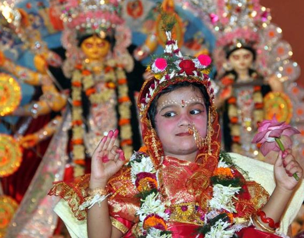 ৯ বছর বয়সি কন্যাকে অপরাজিতা,