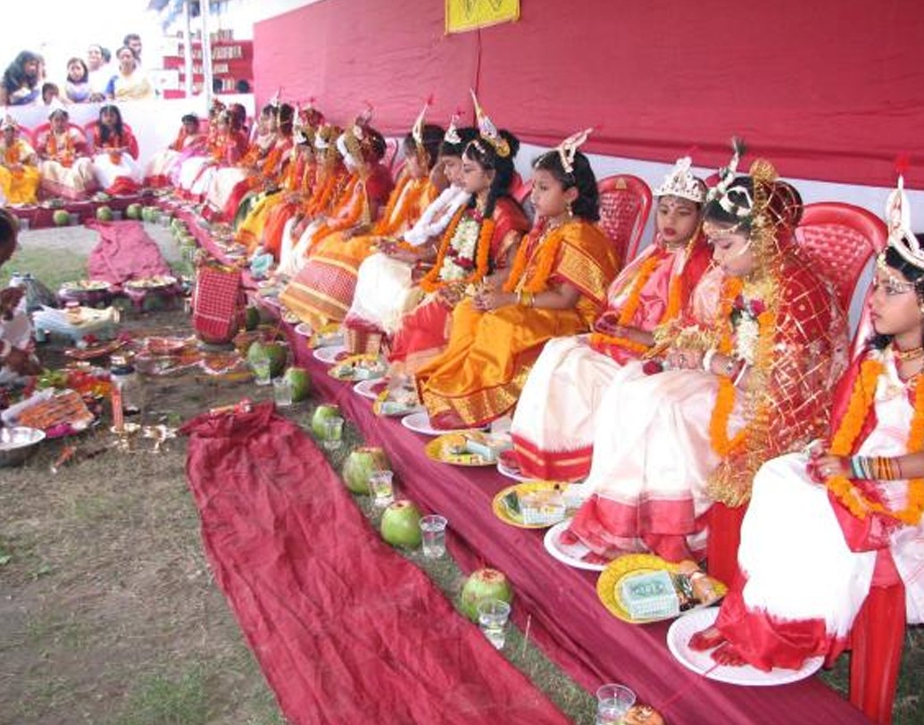 ১৫ বছর বয়সি কন্যাকে ক্ষেত্রজ্ঞা এবং