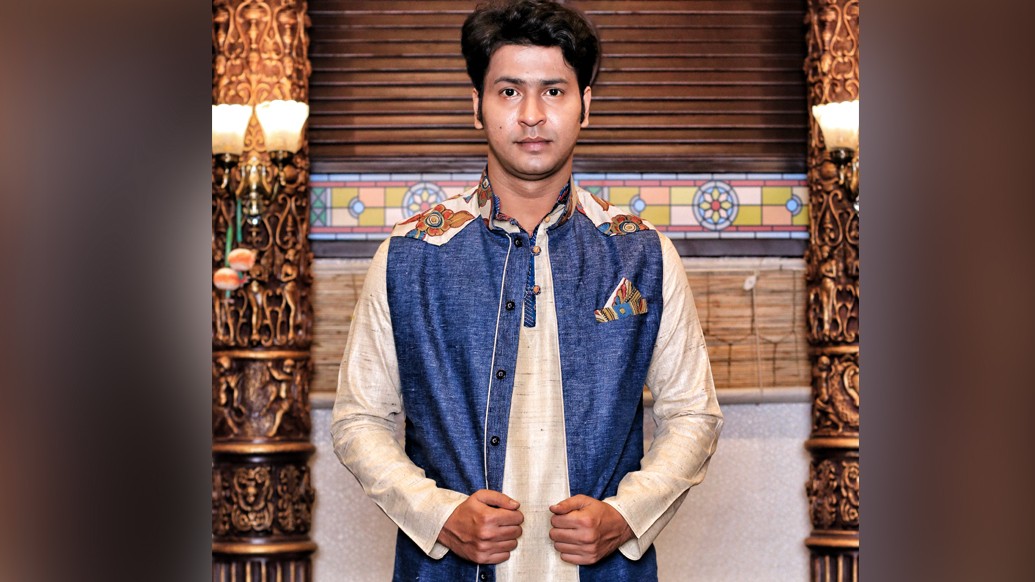 রবি ঠাকুরের ছোট গল্প নিয়ে ওয়েব সিরিজ ‘ডিটেকটিভ’-এ মহিমচন্দ্রের ভুমিকায় অনির্বাণ। ফিরছেন ব্যোমকেশের ছয় নম্বর সিজন নিয়েও। এ বার ‘মগ্ন-মৈনাক’ উপন্যাস নিয়ে তৈরি হবে এই সিরিজ। পরিচালক সৌমিক হালদার।