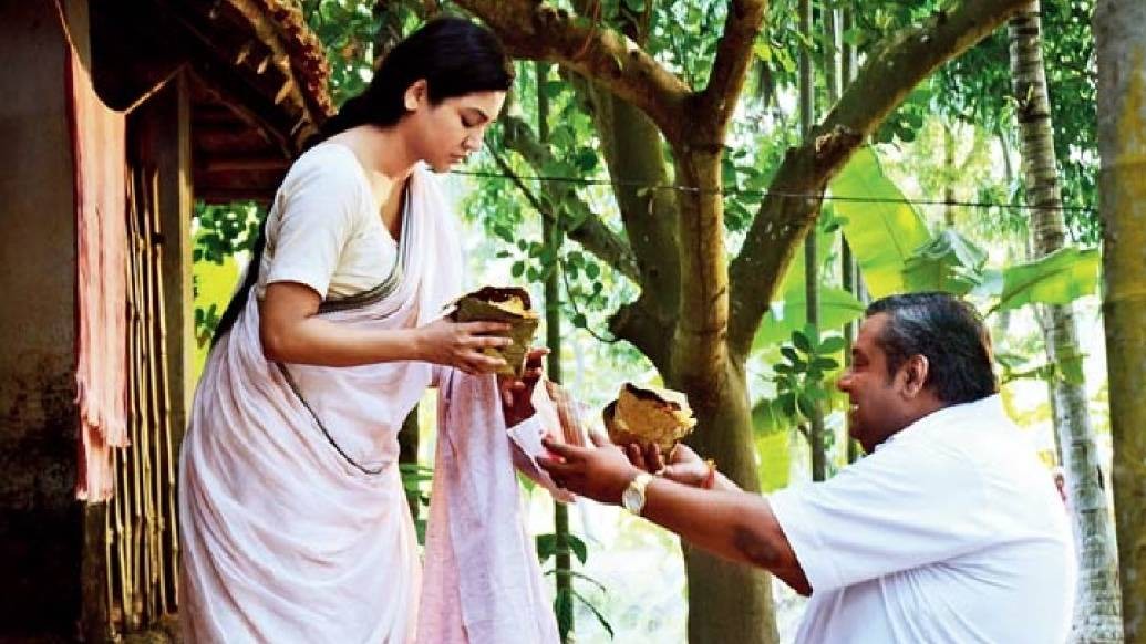 বিসর্জন: ২০১৭-এ কৌশিক গঙ্গোপাধ্যায়ের পরিচালনায় মুক্তি পায় ‘বিসর্জন’। ছবির মুখ্যচরিত্র পদ্মা ও নাসিরের ভূমিকায় জয়া আহসন এবং আবির চট্টোপাধ্যায়। সঙ্গে গণেশ মণ্ডলের চরিত্রে স্বয়ং পরিচালক। ২০১৯-এ এই ছবির সিকুয়েল ‘বিজয়া’ মুক্তিপায়। দু’টি ছবিতেই দুর্গা পুজো শুধু উৎসব নয়, বরং ছবির অন্যতম চরিত্র।