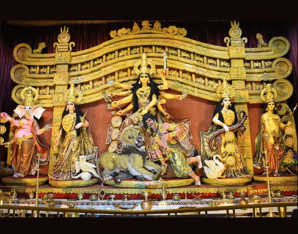 উত্তর কলকাতা শহরতলির অন্যতম সেরা পুজো শ্রীভূমি। সব সময়েই থাকে দর্শনার্থীদের পছন্দের তালিকায়।