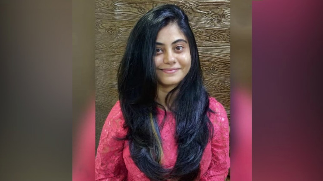 মুখের আকৃতির উপর নির্ভর করে চুল কাটা উচিত সব সময়। কারণ চুলের স্টাইল আপনার ব্যক্তিত্বের অঙ্গ। তা ছাড়া, হেয়ারস্টাইল মুখের আদলকেও প্রভাবিত করে।