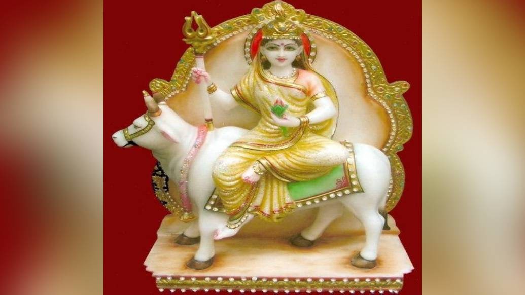 তারিকা রাক্ষসীর হাত থেকে দেবী রক্ষা করেছিলেন গরুর পালকে। তাঁর আরাধনার সঙ্গে জড়িয়ে থাকে গোপূজনও।