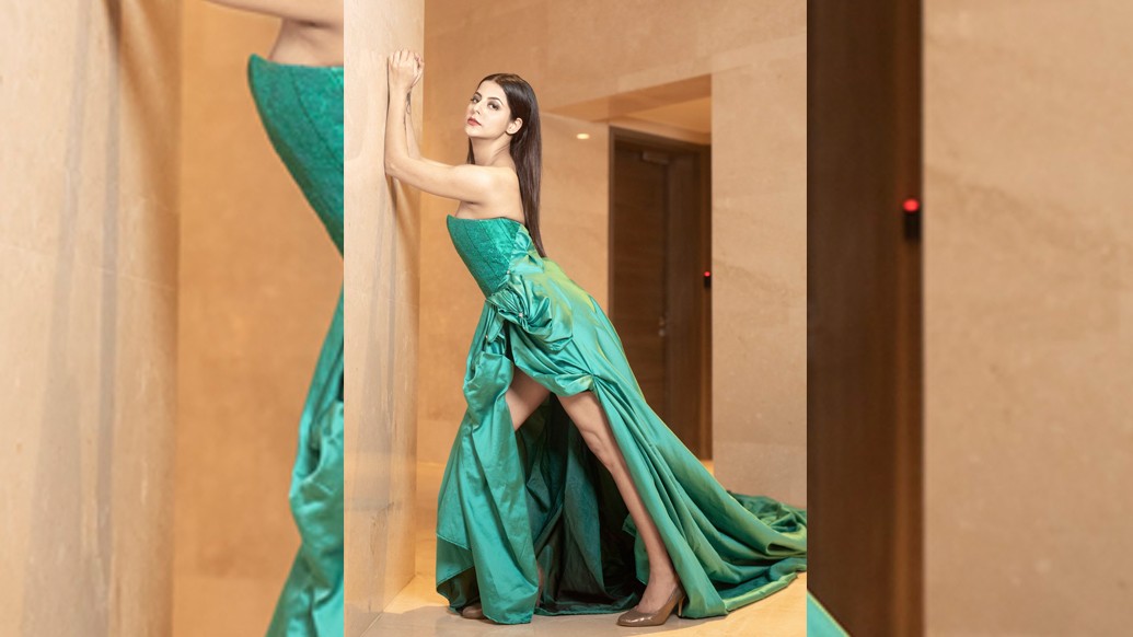 ওটিটি প্ল্যাটফর্ম হইচই-এর ওয়েব সিরিজ ‘মন্টু পাইলটে’ যে ছকভাঙা চরিত্রে অভিনয় করেছেন, তা একাধারে বেশ কঠিন চরিত্রও বটে। বাঁধাধরা চরিত্রের ইমেজ ভেঙে বেরোতে পেলে খোলা হাওয়ায় নিঃশ্বাস নিয়েছেন লাস্যময়ী অভিনেত্রী।  জটিল অভিনয়ের চ্যালেঞ্জ নিয়েছেন, সাফল্যের সঙ্গে পাশও করেছেন পরীক্ষায়। কুড়িয়ে নিয়েছেন অসংখ্য দর্শকের ভালবাসা।