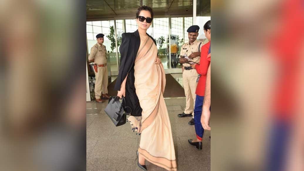 শুধু বঙ্গনারী কেন, কঙ্গনা রানাউতকেও কিন্তু চমৎকার একটি অর্গানিক কটনে দেখা গিয়েছিল বিমানবন্দরে। সেই শাড়িটি কঙ্গনা কিনেছিলেন কলকাতারই রাস্তা থেকে। স্থানীয় তাঁতি এবং শিল্পীদের সাহায্য করা ফ্যাশনের মূল উদ্দেশ্য হওয়া উচিত, জানিয়েছিলেন সে কথাও।