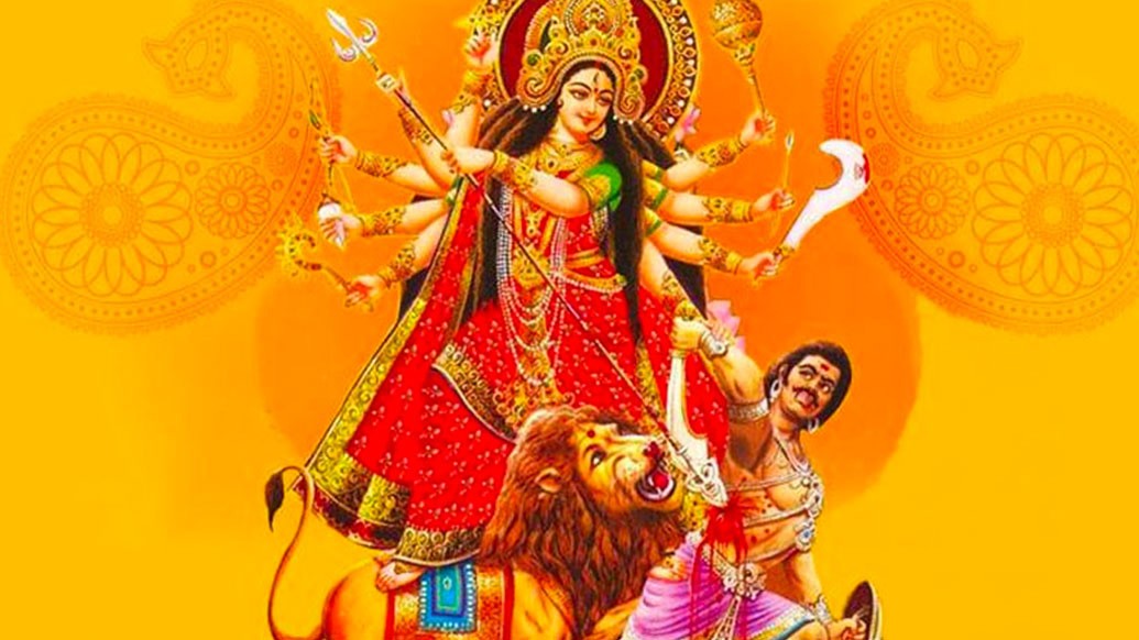 রাতের পরে যেমন দিন আসে, ঠিক তেমন কালরাত্রির পরে আবির্ভূত হন দেবী দুর্গা, তাঁর মহাগৌরী রূপে। তিনি শুদ্ধতা ও পরিচ্ছন্নতার প্রতীক। নবরাত্রির অষ্টম দিনে তিনি পূজিত হন।